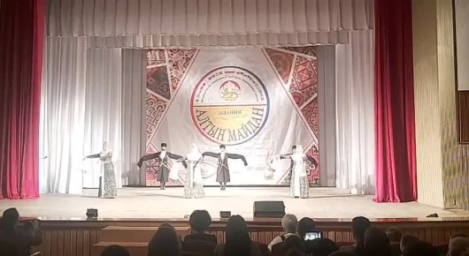 Концертную программу фестиваля "Алтын Майдан-Алания" открыл этноколлектив "Шатана"