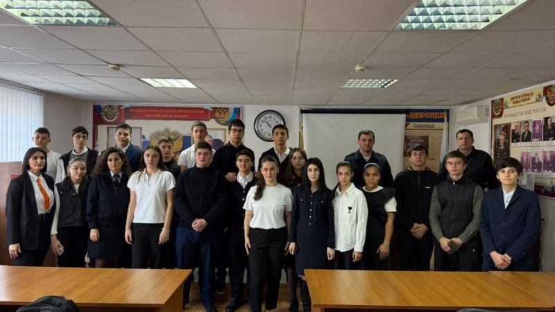 В Северной Осетии прошла экскурсия в мир закона: дигорские старшеклассники познакомились с работой полиции В Северной Осетии прошла экскурсия в мир закона: дигорские старшеклассники познакомились с работой полиции
