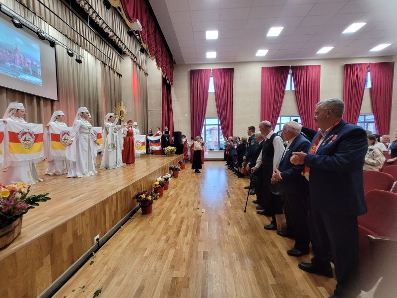 В Северной Осетии представитель Общественного совета при отделе полиции Правобережного района поздравил ветеранов и молодёжь с Днём рождения комсомола В Северной Осетии представитель Общественного совета при отделе полиции Правобережного района поздравил ветеранов и молодёжь с Днём рождения комсомола