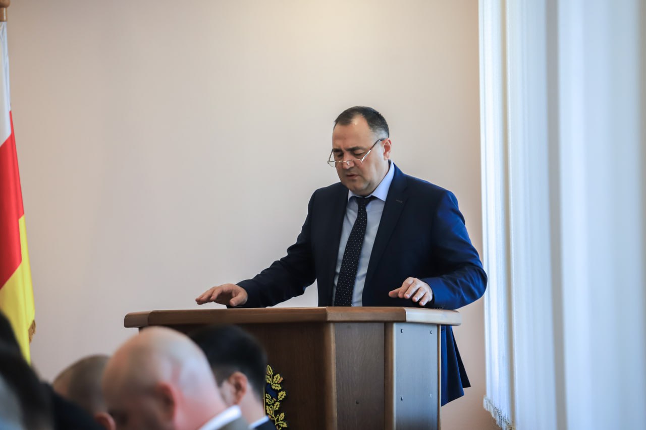 Под председательством Сергея Таболова состоялась 18-я сессия Собрания представителей Владикавказа VIII созыва Под председательством Сергея Таболова состоялась 18-я сессия Собрания представителей Владикавказа VIII созыва