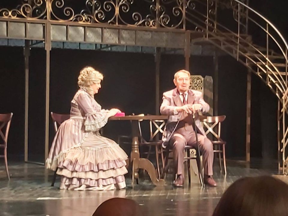 В Академическом русском театре им.Е.Вахтангова начался юбилейный вечер, посвященный юбилею художественного руководителя театра, Народного артиста РФ Владимира Уварова