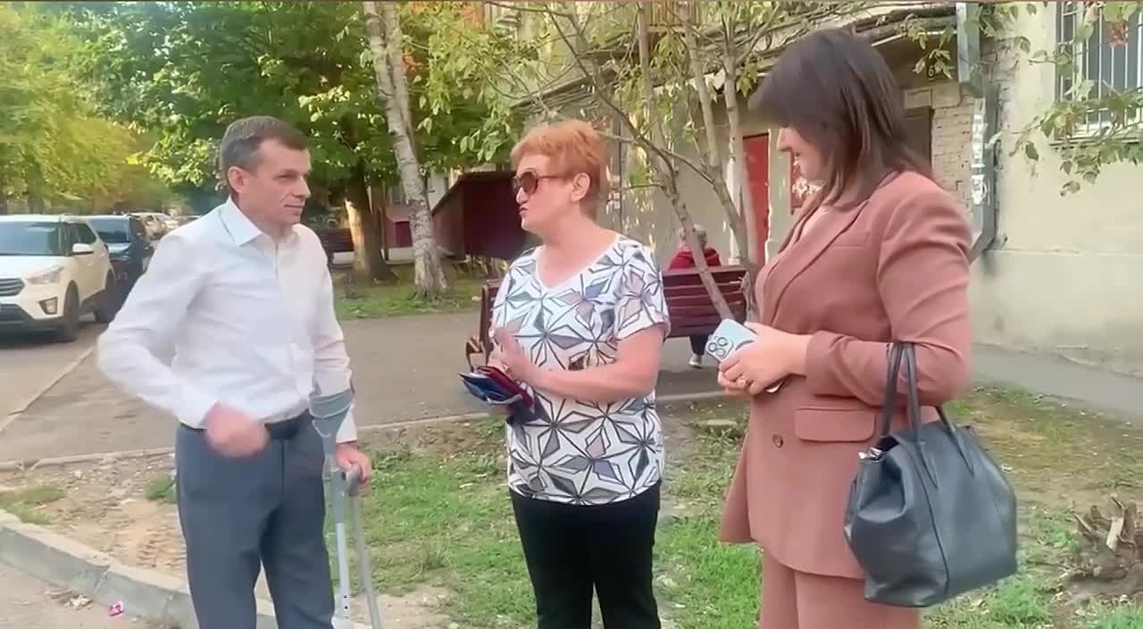 Сергей Меняйло: Когда перед финалистом программы «Доблесть Осетии» Артёмом Маюном встал вопрос, где проходить стажировку, он сразу определился, что хочет узнать, как работает сфера жилищного надзора