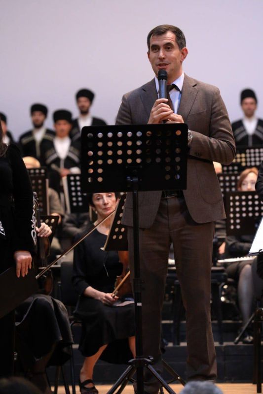 Сегодня особенный день — день рождения нашего руководителя, министра культуры РСО-Алания Батраза Сергеевича Гудиева