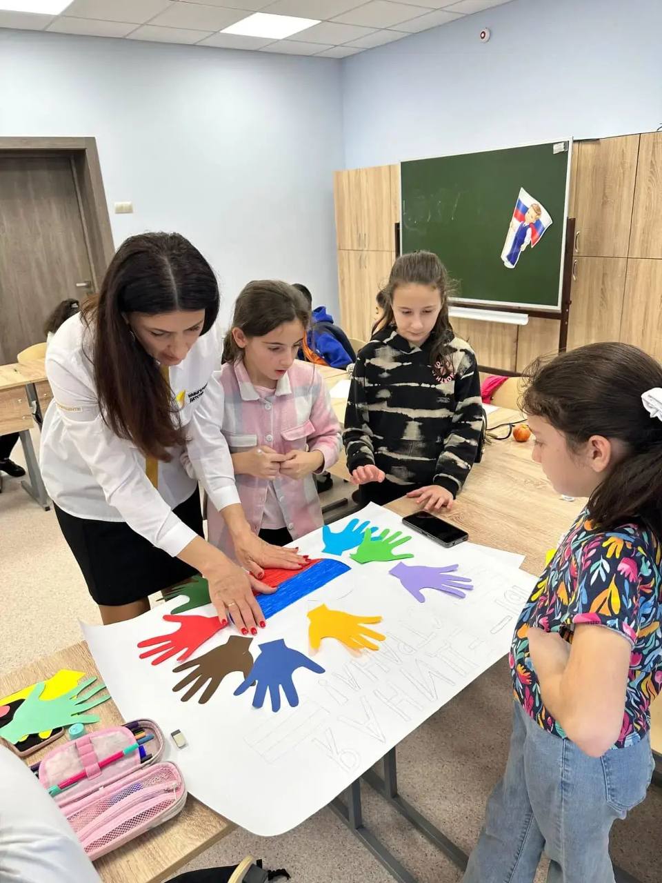 В пришкольных лагерях прошли мероприятия ко Дню народного единства В пришкольных лагерях прошли мероприятия ко Дню народного единства