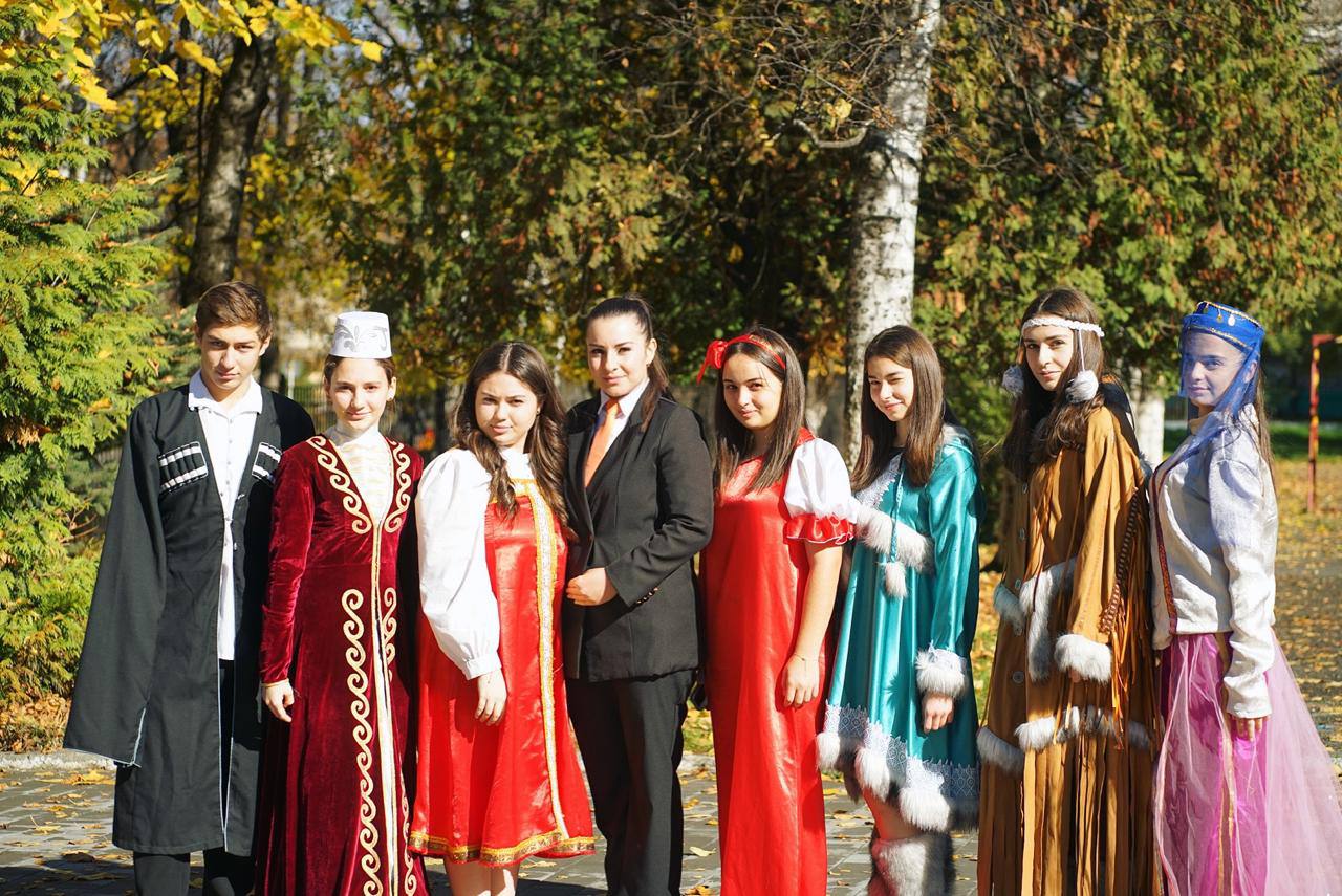 В пришкольных лагерях прошли мероприятия ко Дню народного единства В пришкольных лагерях прошли мероприятия ко Дню народного единства