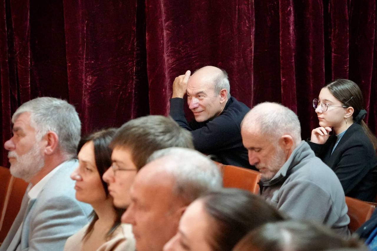 Во Владикавказе прошел показ фильма "Нюрнберг" для ветеранов СВО и членов их семей Во Владикавказе прошел показ фильма "Нюрнберг" для ветеранов СВО и членов их семей