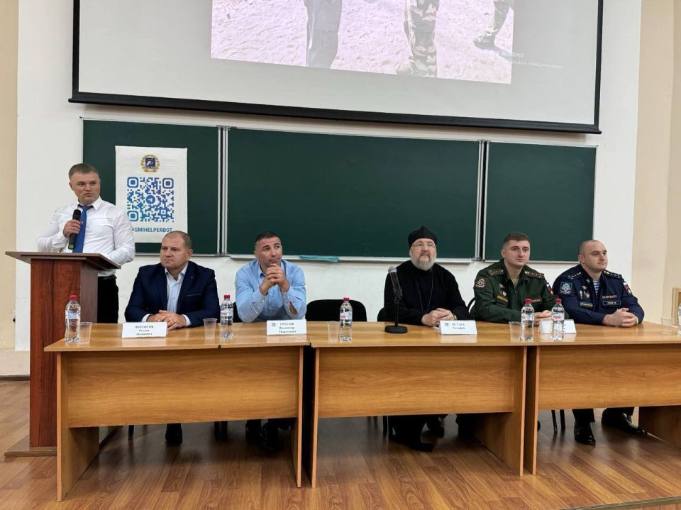 В Северо-Кавказском горно-металлургическом институте прошла встреча студентов с военным священником и ветеранами СВО В Северо-Кавказском горно-металлургическом институте прошла встреча студентов с военным священником и ветеранами СВО