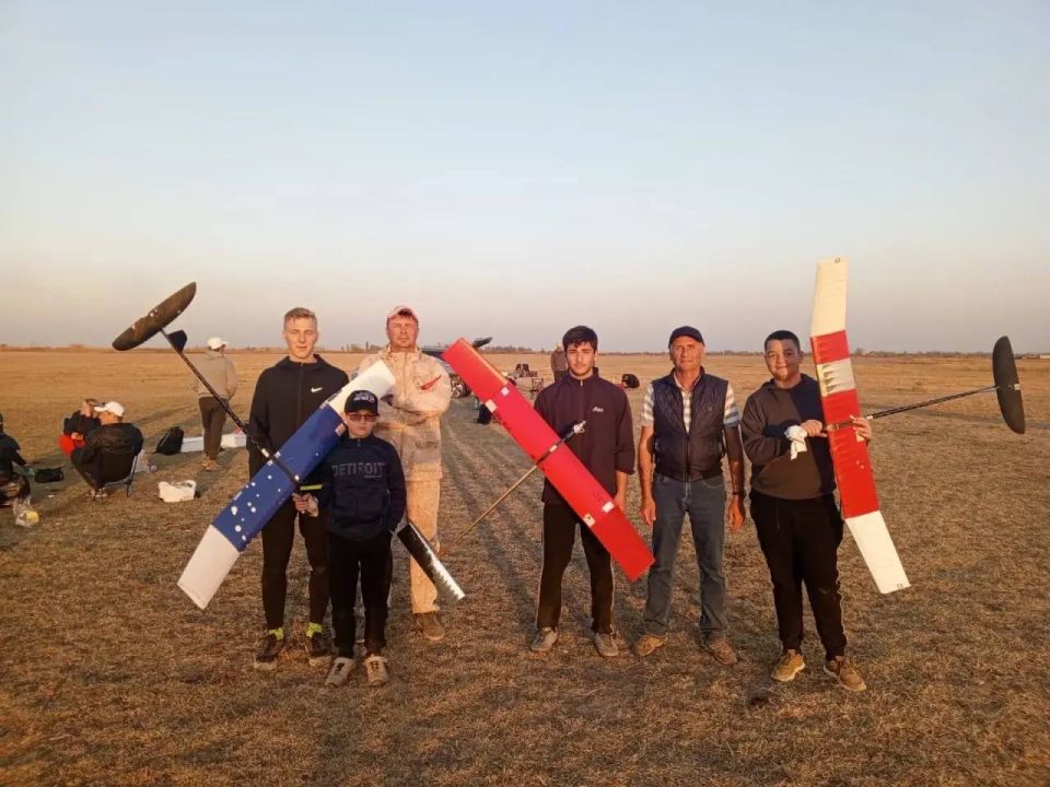 Школьники из РСО-А в составе сборной России стали победителями на международных соревнованиях «Кубок Востока-2025» в Узбекистане по авиамодельному спорту Школьники из РСО-А в составе сборной России стали победителями на международных соревнованиях «Кубок Востока-2025» в Узбекистане по авиамодельному спорту