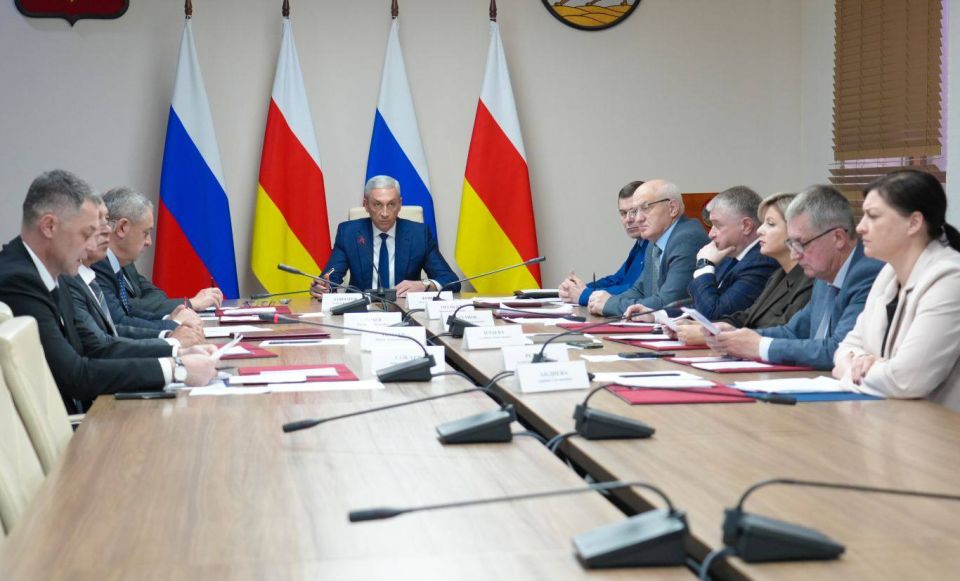 Председатель Правительства РСО – Алания Борис Джанаев провел заседание кабинета министров