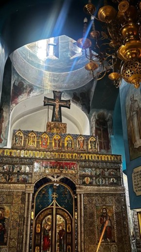 Фото Д. Джиоевой. Если тебе понадобится рука помощи, знай — она у тебя есть — твоя собственная