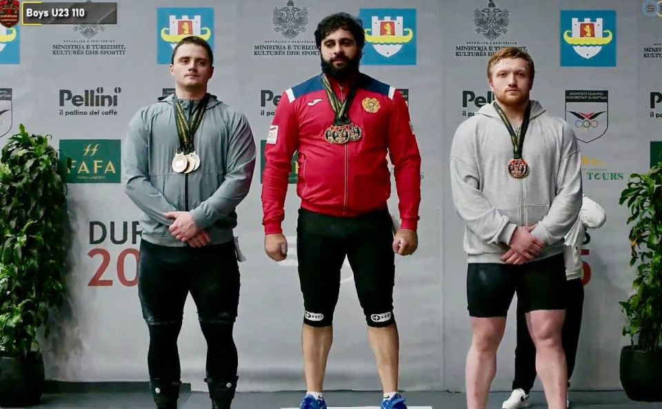 Сармат Теблоев - бронзовый призер первенства Европы по тяжелой атлетике среди юниоров до 23 лет Сармат Теблоев - бронзовый призер первенства Европы по тяжелой атлетике среди юниоров до 23 лет