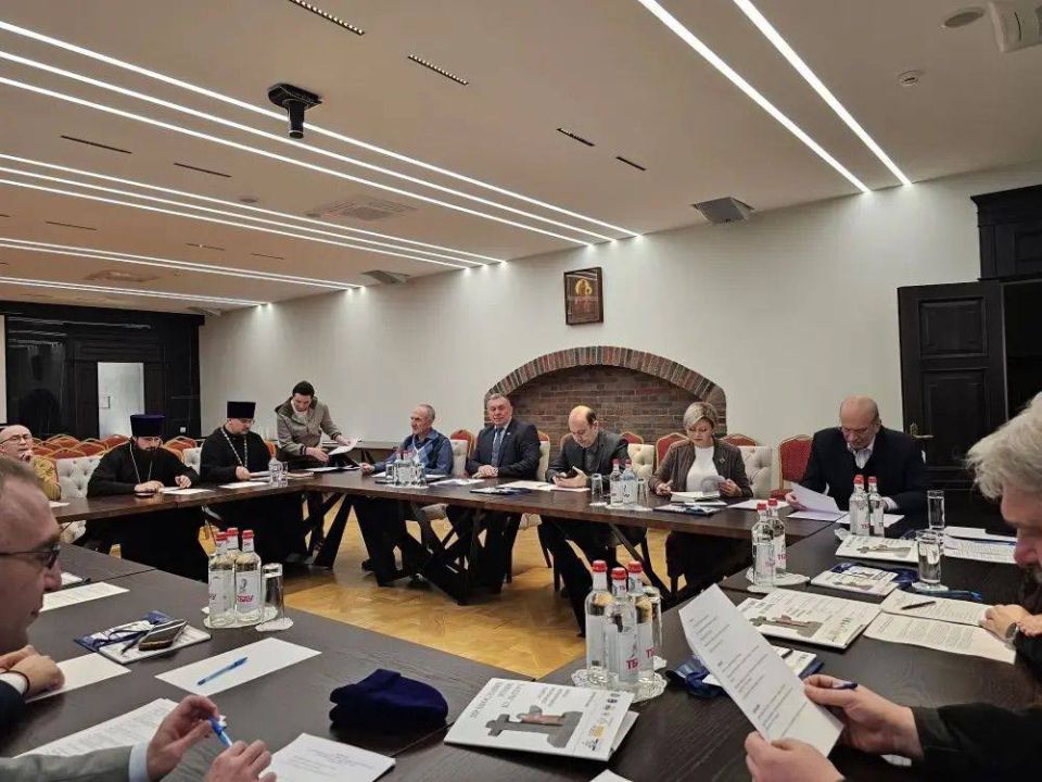 Сегодня принял участие в заседании оргкомитета по подготовке и проведению XIV Международных Свято-Георгиевских чтений «Православие, Этнос, Культура», которое проходило под председательством архиепископа Владикавказского и...