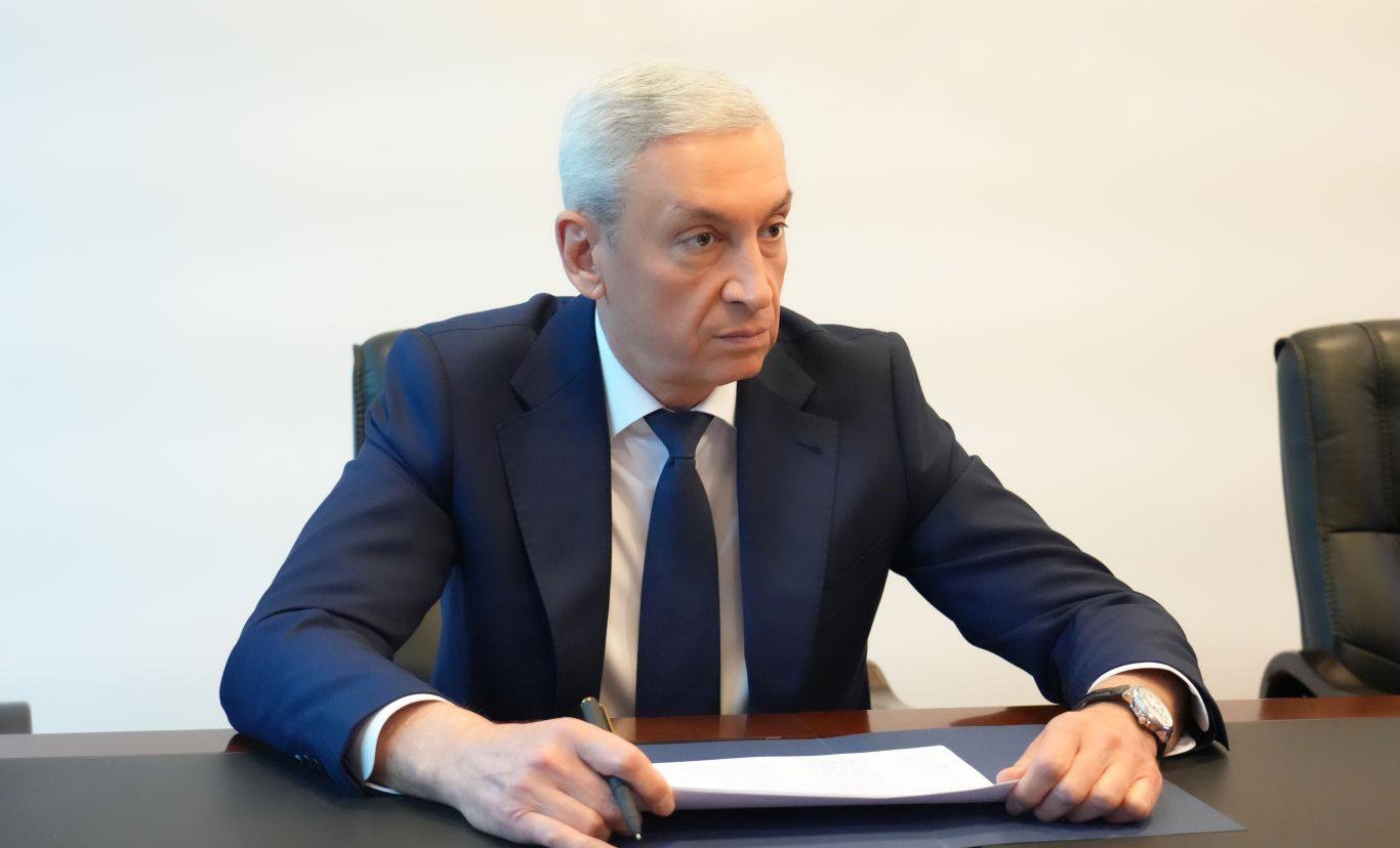 Благоустройство общественной территории в Ирафском районе, обновление покрытия на участке дороги во Владикавказе, капремонт Комгаронской школы и другие общественно важные и личные вопросы нашли решение на приеме граждан... Благоустройство общественной территории в Ирафском районе, обновление покрытия на участке дороги во Владикавказе, капремонт Комгаронской школы и другие общественно важные и личные вопросы нашли решение на приеме граждан...