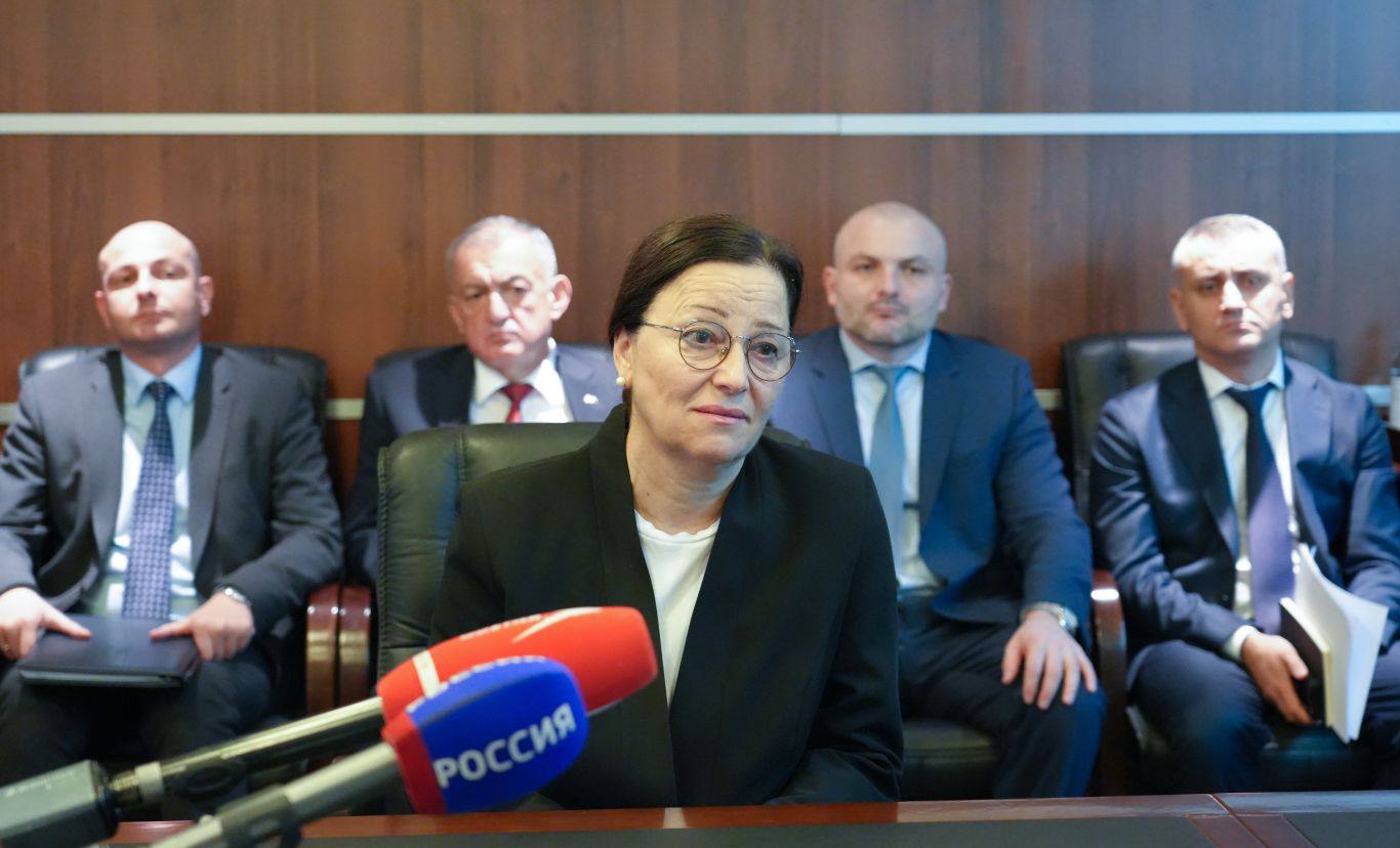 Благоустройство общественной территории в Ирафском районе, обновление покрытия на участке дороги во Владикавказе, капремонт Комгаронской школы и другие общественно важные и личные вопросы нашли решение на приеме граждан... Благоустройство общественной территории в Ирафском районе, обновление покрытия на участке дороги во Владикавказе, капремонт Комгаронской школы и другие общественно важные и личные вопросы нашли решение на приеме граждан...