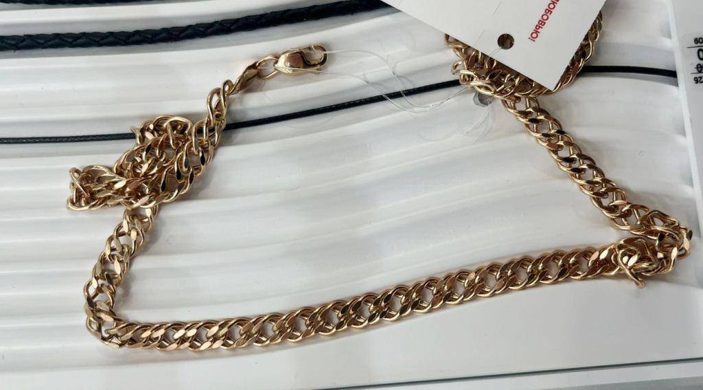 Житель селения Михайловское подозревается в ограблении ювелирного магазина во Владикавказе Житель селения Михайловское подозревается в ограблении ювелирного магазина во Владикавказе