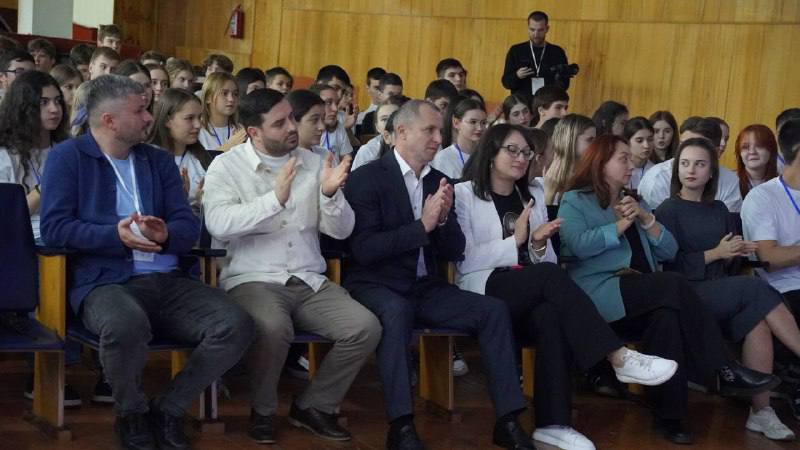 В рамках реализации национального проекта "Молодёжь и дети" в санатории «Тамиск» прошёл открытие межрегиональный сбор «Профессиональные старты – Алания 2025» В рамках реализации национального проекта "Молодёжь и дети" в санатории «Тамиск» прошёл открытие межрегиональный сбор «Профессиональные старты – Алания 2025»