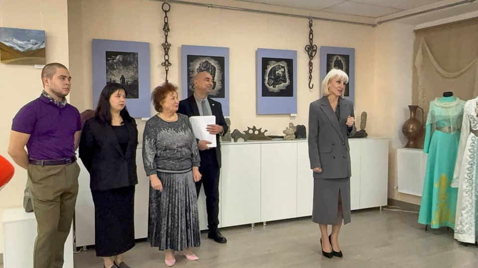 В выставочном зале Республиканского Дома народного творчества состоялось открытие выставки работ художников, созданных во время пленэра в Мамисонском ущелье