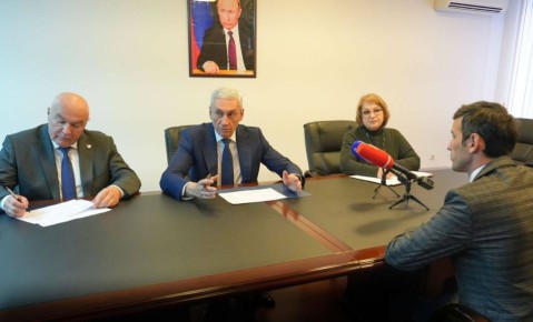 Благоустройство общественной территории в Ирафском районе, обновление покрытия на участке дороги во Владикавказе, капремонт Комгаронской школы и другие общественно важные и личные вопросы нашли решение на приеме граждан...