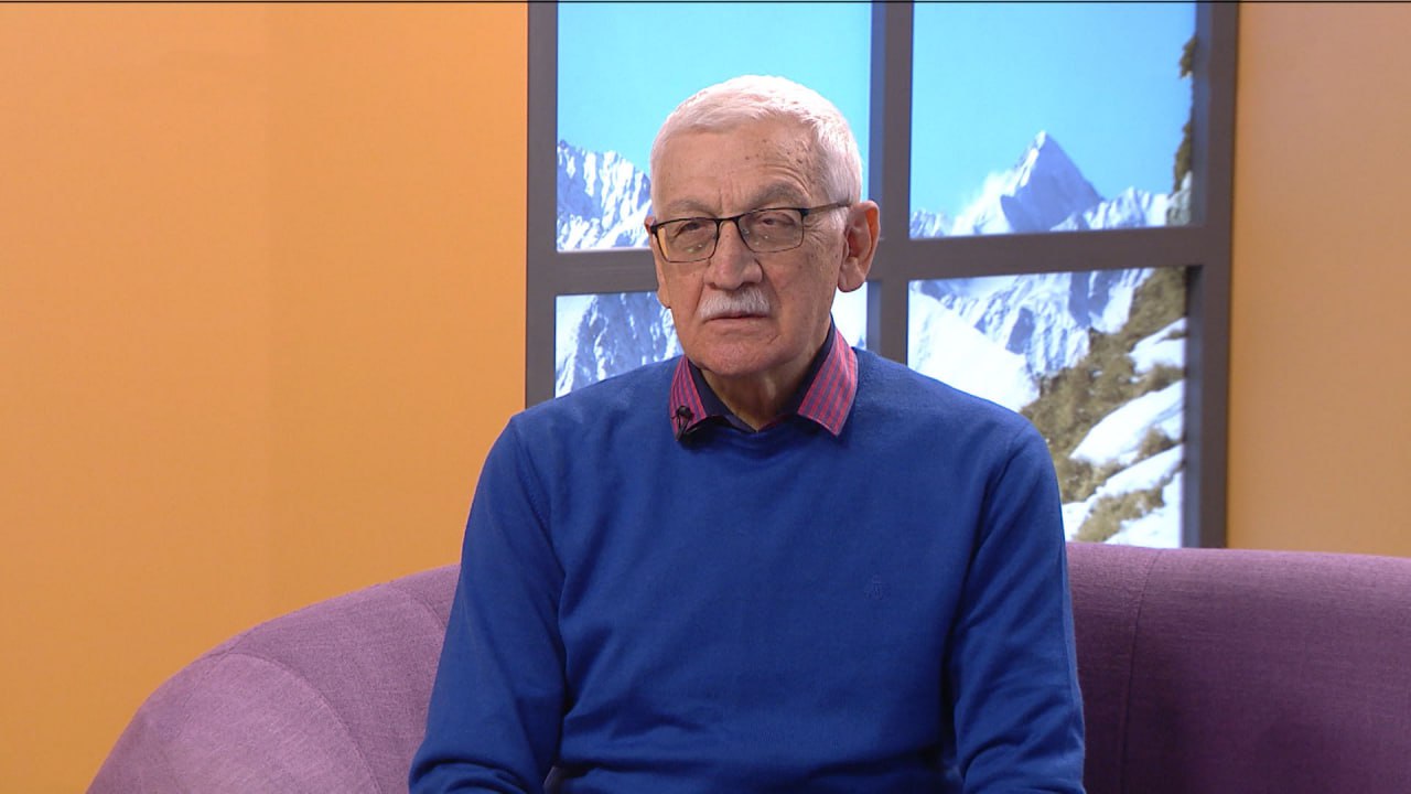 В новом выпуске утренней программы говорим о жизни и творчестве известного журналиста, историка, спортивного комментатора Владимира Дзуцева