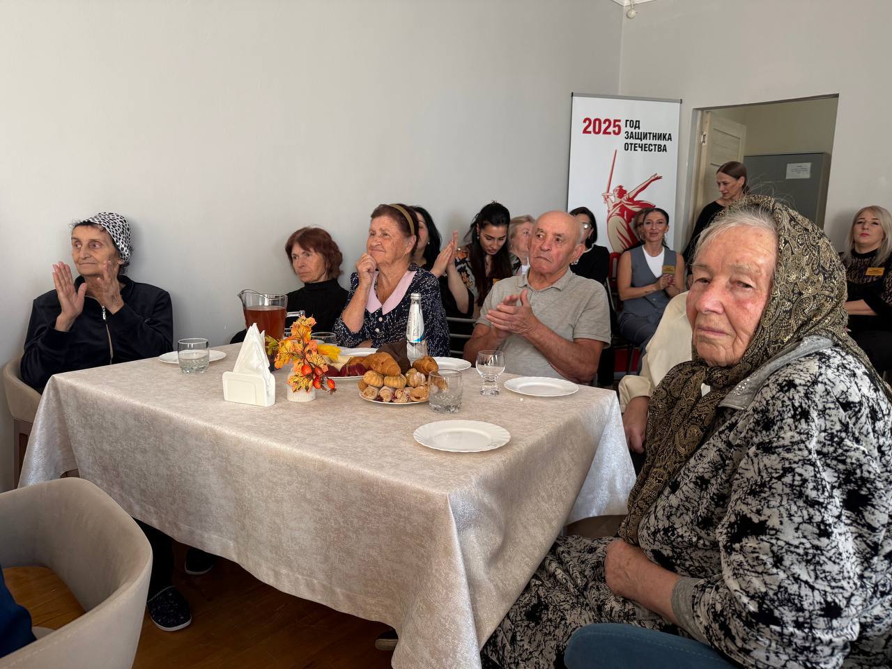 Представители мэрии посетили День открытых дверей в Центре дневного пребывания граждан пожилого возраста и инвалидов Представители мэрии посетили День открытых дверей в Центре дневного пребывания граждан пожилого возраста и инвалидов