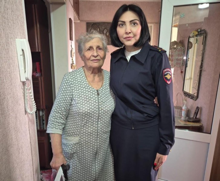 В Северной Осетии накануне Дня памяти погибших при исполнении служебных обязанностей сотрудников полицейские Отдела МВД России по Моздокскому району посетили родственников погибших коллег В Северной Осетии накануне Дня памяти погибших при исполнении служебных обязанностей сотрудников полицейские Отдела МВД России по Моздокскому району посетили родственников погибших коллег