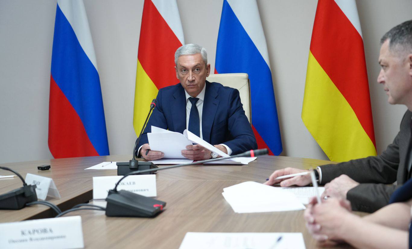 Председатель Правительства РСО – Алания Борис Джанаев провел совещание по реализации ключевых проектов в сфере туризма