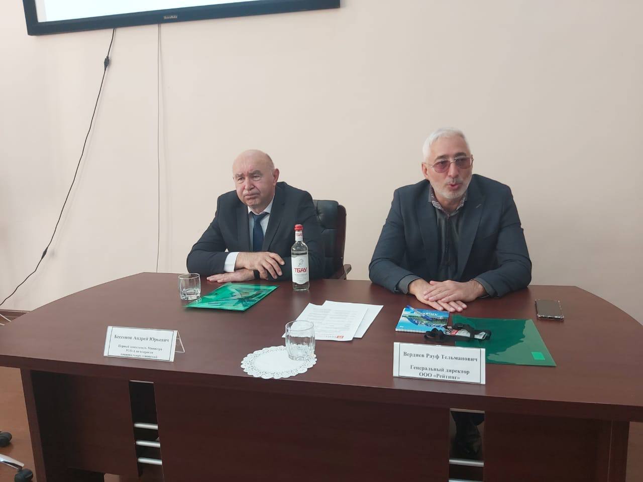 На базе Северо-Осетинского педагогического колледжа проходит семинар для республиканских журналистов, освещающих вопросы реализации государственной национальной политики: "Межнациональные отношения в зеркале СМИ" На базе Северо-Осетинского педагогического колледжа проходит семинар для республиканских журналистов, освещающих вопросы реализации государственной национальной политики: "Межнациональные отношения в зеркале СМИ"