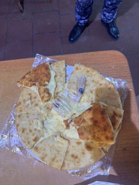 В колонию во Владикавказе попытались пронести наркотики, спрятанные в осетинском пироге