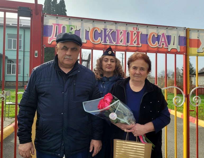 Память, которую храним: полицейские Правобережного района и ветераны ОВД посетили семьи погибших сотрудников, чтобы выразить им свою поддержку и уважение Память, которую храним: полицейские Правобережного района и ветераны ОВД посетили семьи погибших сотрудников, чтобы выразить им свою поддержку и уважение