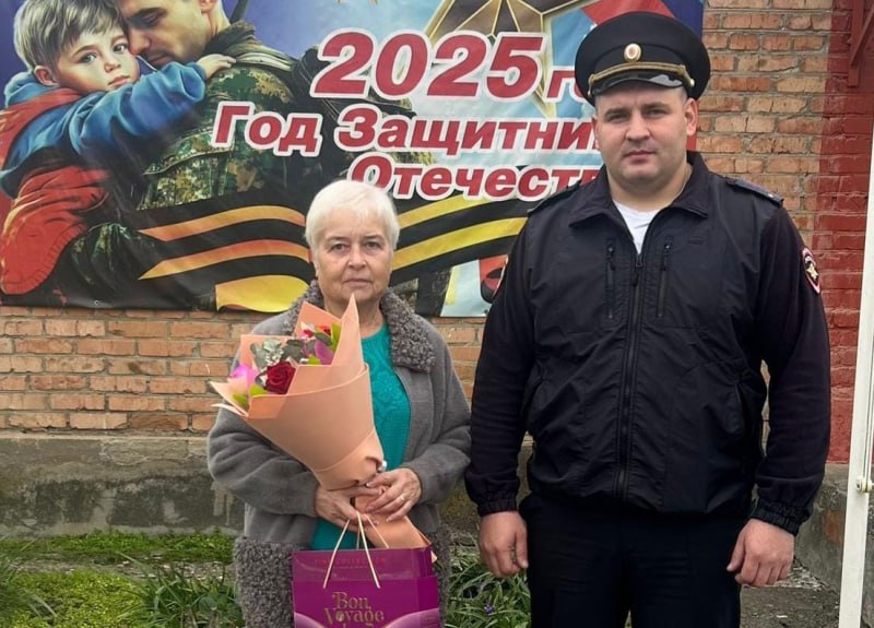 В Северной Осетии накануне Дня памяти погибших при исполнении служебных обязанностей сотрудников полицейские Отдела МВД России по Моздокскому району посетили родственников погибших коллег В Северной Осетии накануне Дня памяти погибших при исполнении служебных обязанностей сотрудников полицейские Отдела МВД России по Моздокскому району посетили родственников погибших коллег