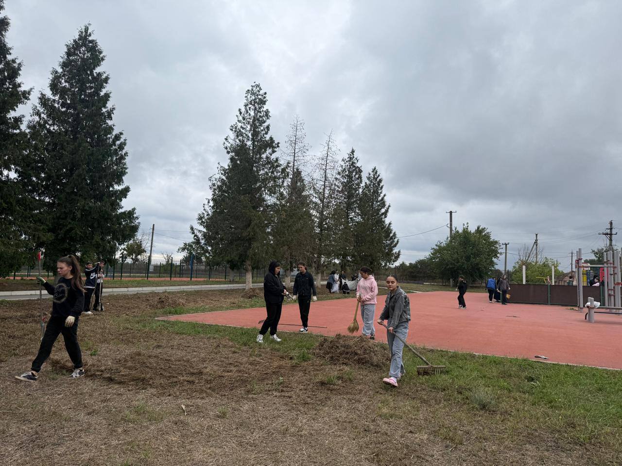 Более 20 школьников из села Цалык получили первую работу благодаря цифровой платформе «Работа России» Более 20 школьников из села Цалык получили первую работу благодаря цифровой платформе «Работа России»