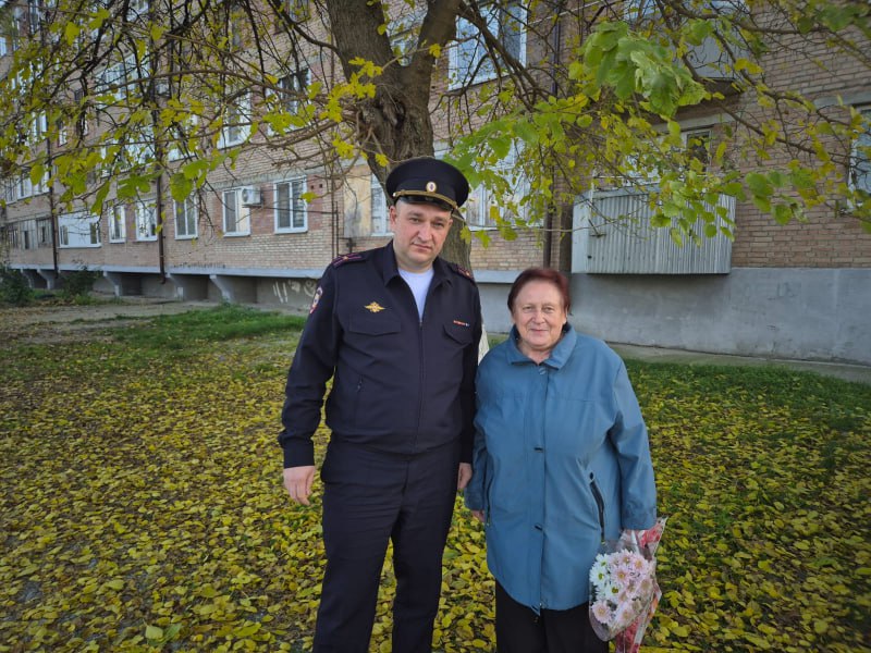 В Северной Осетии накануне Дня памяти погибших при исполнении служебных обязанностей сотрудников полицейские Отдела МВД России по Моздокскому району посетили родственников погибших коллег В Северной Осетии накануне Дня памяти погибших при исполнении служебных обязанностей сотрудников полицейские Отдела МВД России по Моздокскому району посетили родственников погибших коллег