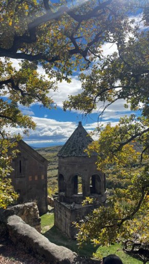 Фото Д. Джиоевой. Пусть у нас в жизни будет всё то, что нельзя купить: настоящая искренняя любовь