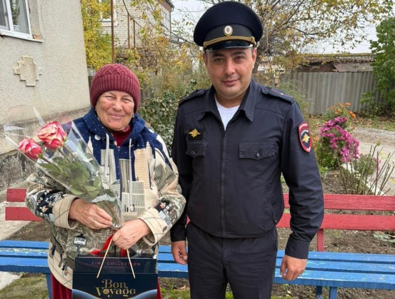 В Северной Осетии накануне Дня памяти погибших при исполнении служебных обязанностей сотрудников полицейские Отдела МВД России по Моздокскому району посетили родственников погибших коллег В Северной Осетии накануне Дня памяти погибших при исполнении служебных обязанностей сотрудников полицейские Отдела МВД России по Моздокскому району посетили родственников погибших коллег