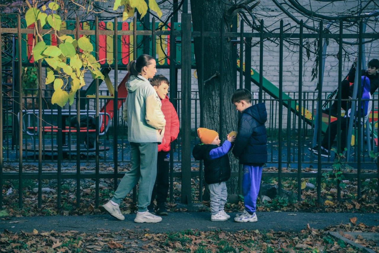 Улица Бородинская во Владикавказе сформировалась в начале 1910-х годов путём объединения трёх улиц, возникших в середине XIX века: 1-й Большой Георгиевской, Георгиевской и Малой Георгиевской Улица Бородинская во Владикавказе сформировалась в начале 1910-х годов путём объединения трёх улиц, возникших в середине XIX века: 1-й Большой Георгиевской, Георгиевской и Малой Георгиевской