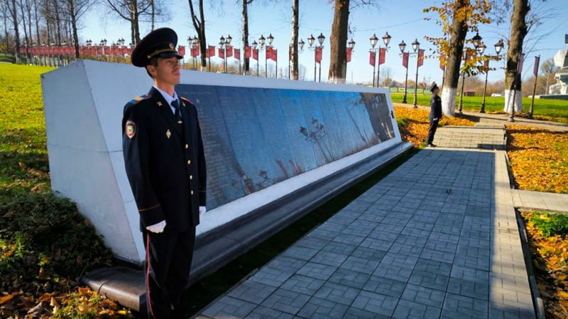 Представители руководства Министерстве внутренних дел Северной Осетии ветераны, общественники почтили память сотрудников, погибших при выполнении служебных обязанностей Представители руководства Министерстве внутренних дел Северной Осетии ветераны, общественники почтили память сотрудников, погибших при выполнении служебных обязанностей