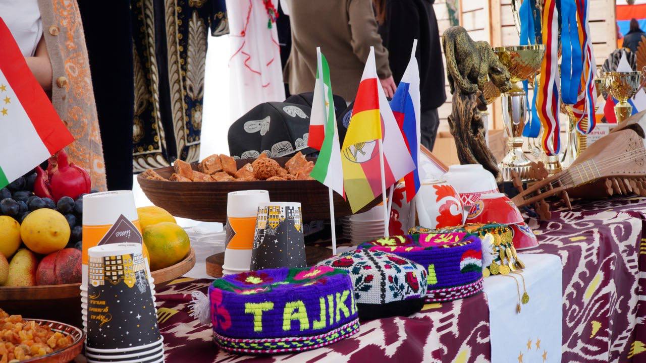 Форум «Мозаика Дружбы», объединяющий национально-культурные центры и этнические общины Северного Кавказа, проходит во Владикавказе Форум «Мозаика Дружбы», объединяющий национально-культурные центры и этнические общины Северного Кавказа, проходит во Владикавказе