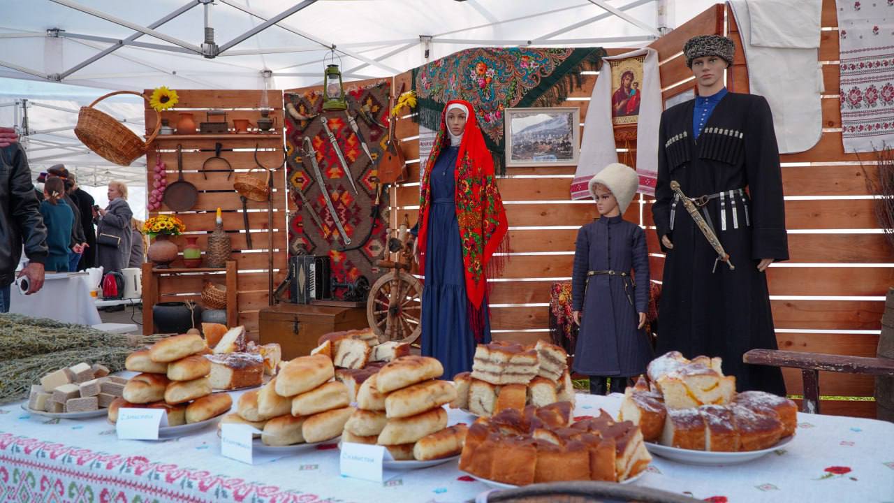 Форум «Мозаика Дружбы», объединяющий национально-культурные центры и этнические общины Северного Кавказа, проходит во Владикавказе Форум «Мозаика Дружбы», объединяющий национально-культурные центры и этнические общины Северного Кавказа, проходит во Владикавказе