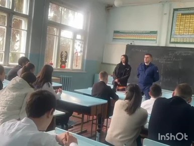 Сотрудниками полиции совместно с представителями прокуратуры Дигорского района проведено профилактическое мероприятие "Неделя безопасности" в образовательных организациях района