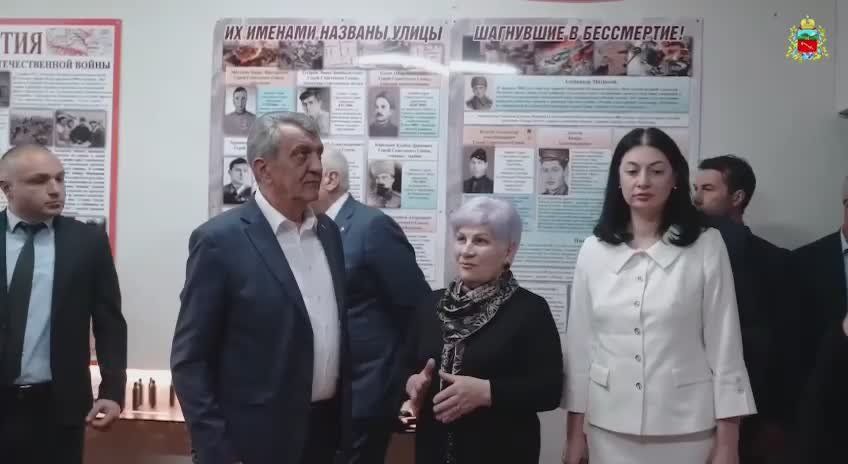 Глава РСО-Алания Сергей Меняйло посетил сегодня муниципальную школу № 46 имени Героя Советского Союза Ибрагима Дзусова