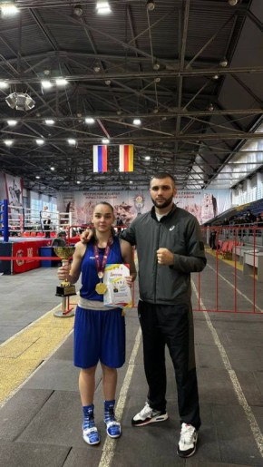 Во Дворце спорта «Манеж» состоялись межрегиональные соревнования по боксу среди юношей и девушек 15-16 лет памяти дважды Героя Советского Союза, Героя Монгольской Республики, генерала армии Исса Плиева