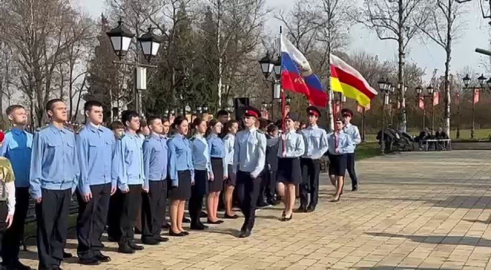 На Барбашовом поле прошла торжественная церемония присвоения учащимся Центра образования «Диалог» имени героя Российской Федерации Марата Тибилова звания