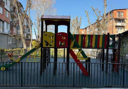 Во Владикавказе до конца будет построено 12 новых детских и 4 спортивные площадки в каждом из 16 избирательных округов