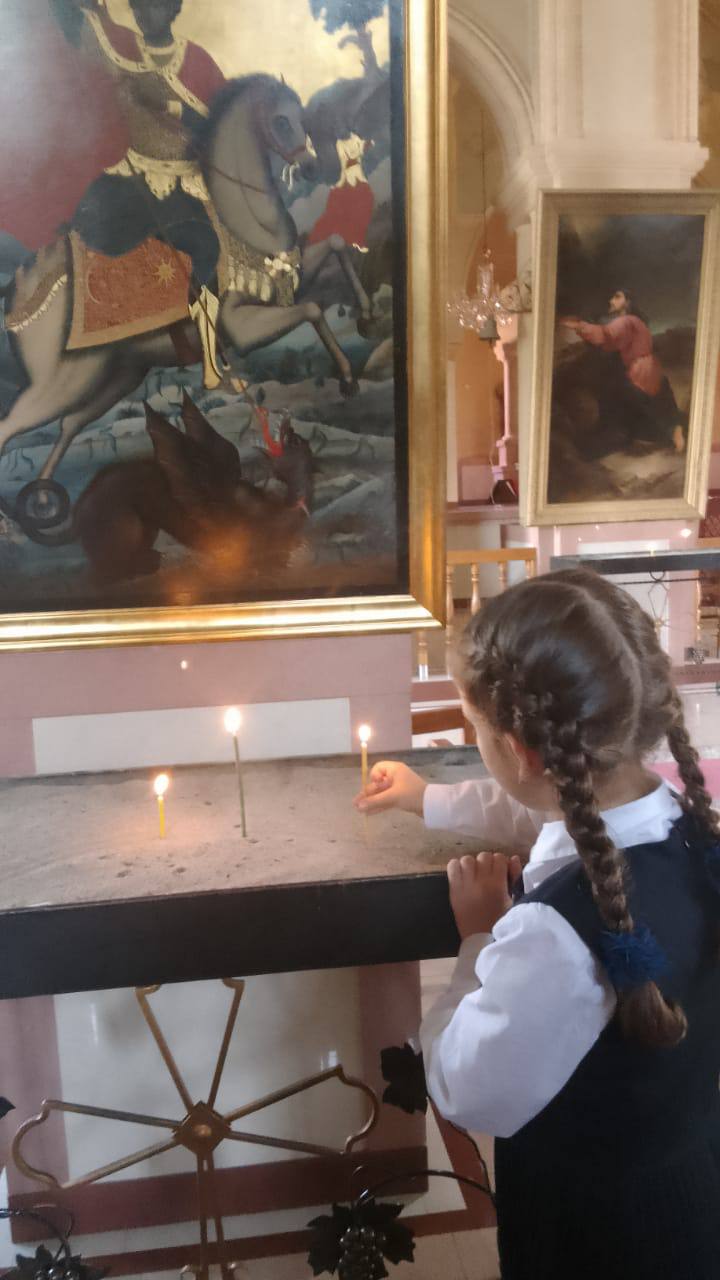 ИЗ СВЕЖЕГО НОМЕРА. Они не жалеют своих жизней за нас, за будущее, за Россию Эту маленькую девочку зовут Дана ХЕТАГУРОВА ИЗ СВЕЖЕГО НОМЕРА. Они не жалеют своих жизней за нас, за будущее, за Россию Эту маленькую девочку зовут Дана ХЕТАГУРОВА