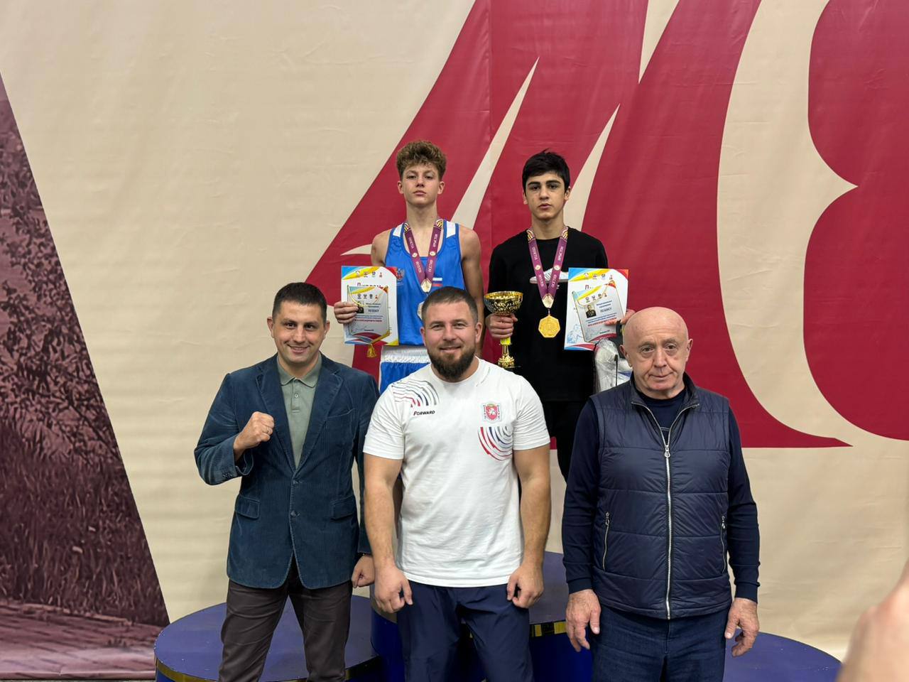 Сборная Северной Осетии стала первой в общем зачете на межрегиональных соревнованиях по боксу среди юношей и девушек 15-16 лет памяти дважды Героя Советского Союза Иссы Плиева
