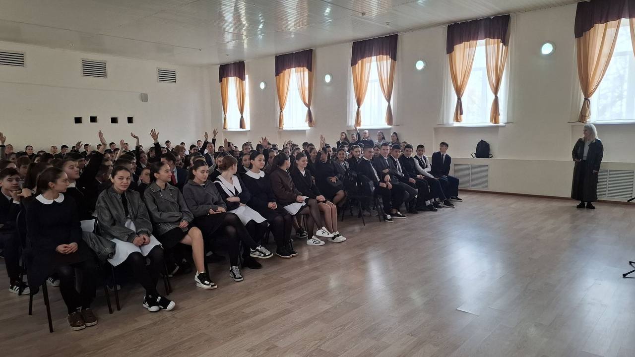 Сегодня в МБОУ СОШ №1 села Сунжа прошла важная встреча, направленная на повышение правовой грамотности будущих избирателей Сегодня в МБОУ СОШ №1 села Сунжа прошла важная встреча, направленная на повышение правовой грамотности будущих избирателей