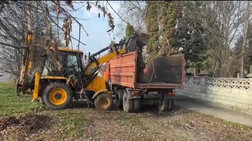 Предприятие «Спецэкосервис» наводит порядок на контейнерных площадках города вместе с региональным оператором «Эра»