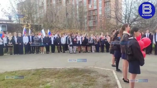 В эти минуты во дворе СОШ 47 открывают мурал Герою России Александру Данилову