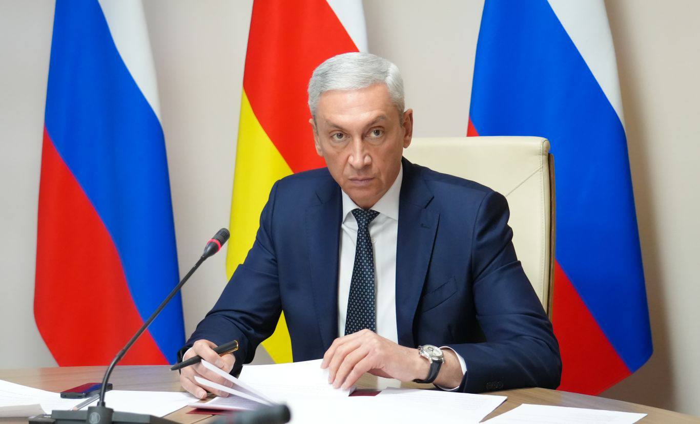 Председатель Правительства РСО – Алания Борис Джанаев провел совещание по реализации проектов, предусмотренных профильными программами Министерства ЖКХ, топлива и энергетики Председатель Правительства РСО – Алания Борис Джанаев провел совещание по реализации проектов, предусмотренных профильными программами Министерства ЖКХ, топлива и энергетики