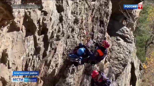 Спасатели МЧС России получили элитный жетон «Спасение в горах»